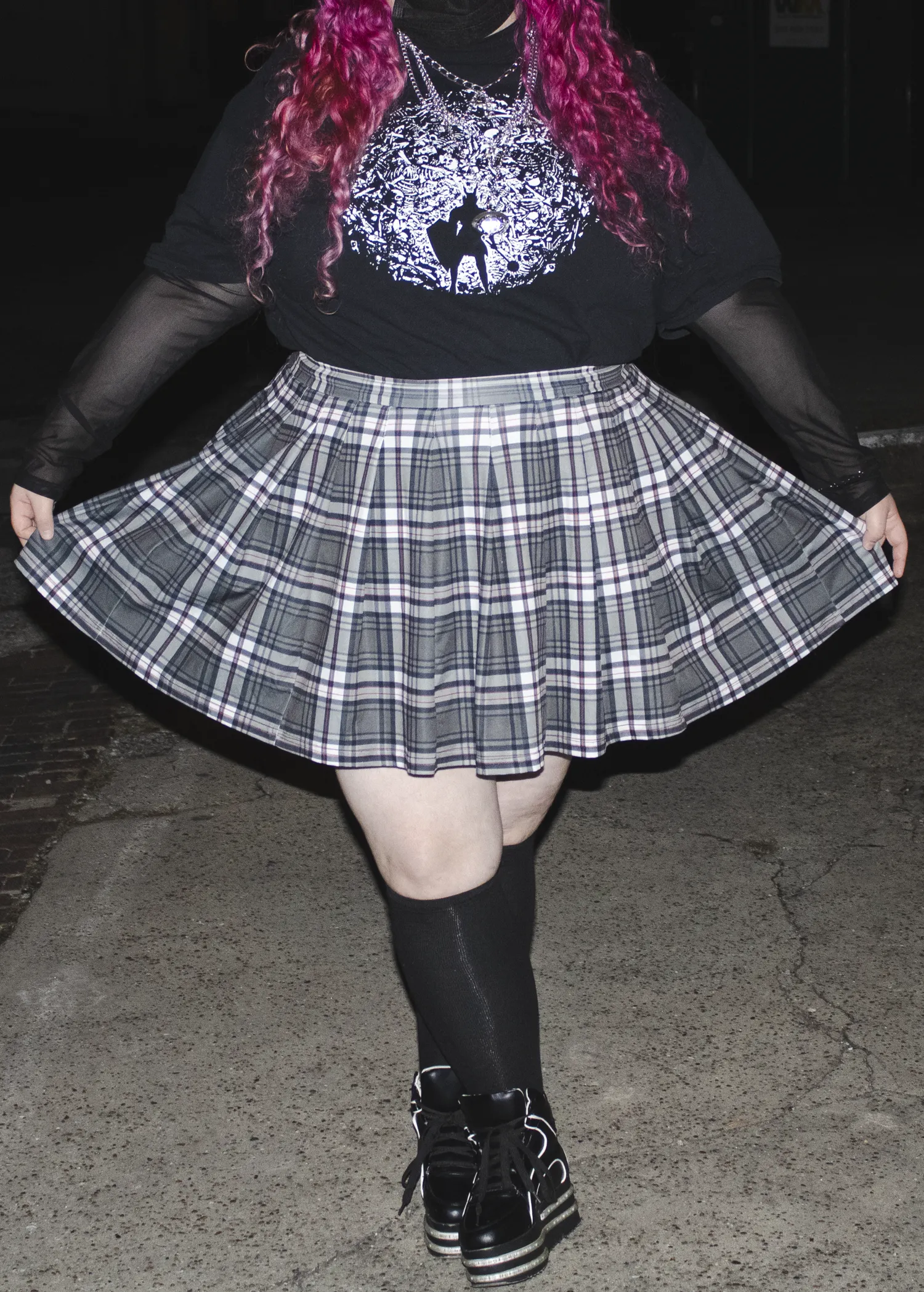 2XL plaid pleated mini skirt in basement show