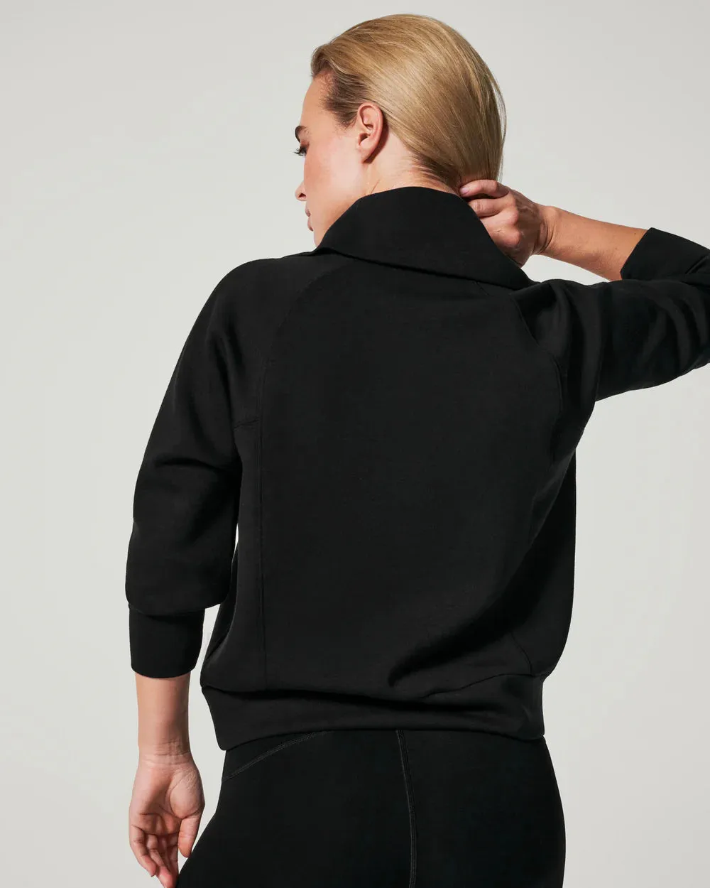 Air Essentials half zip, Very Black