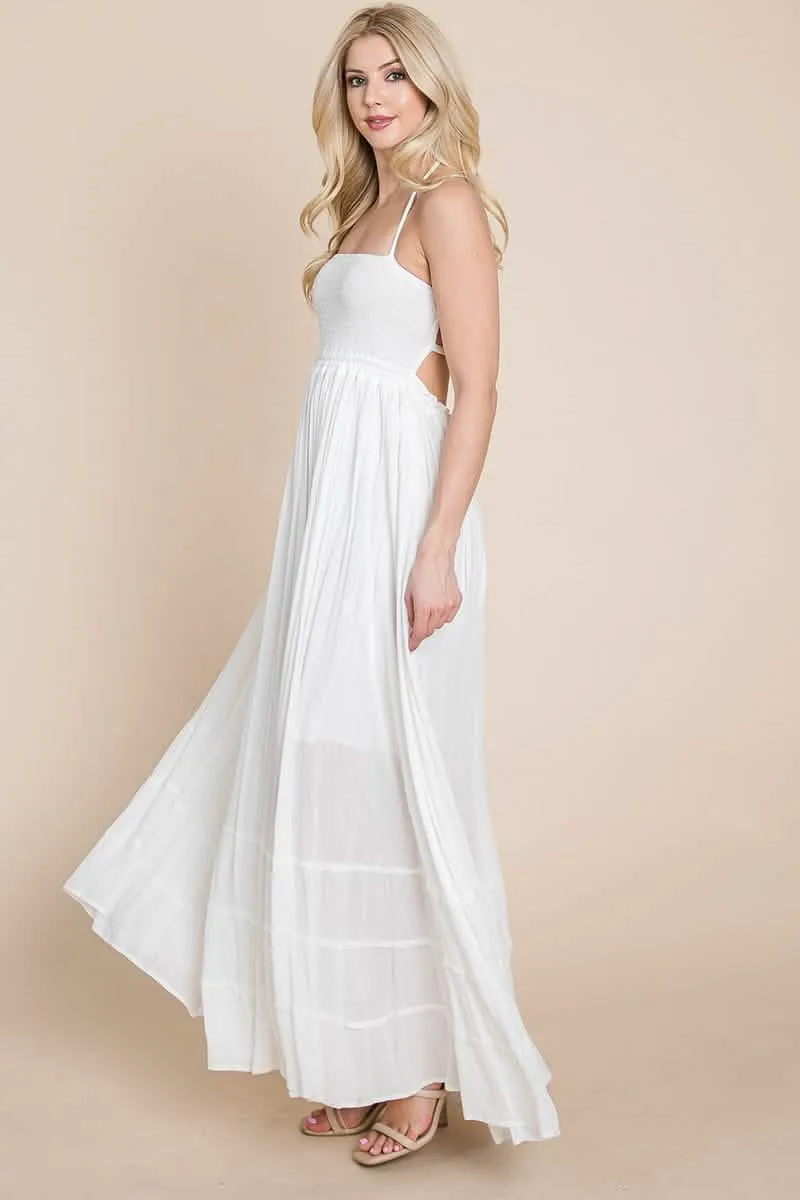 Backless Bohemian Pleated Maxi Dress with Stylish Smocked Accents