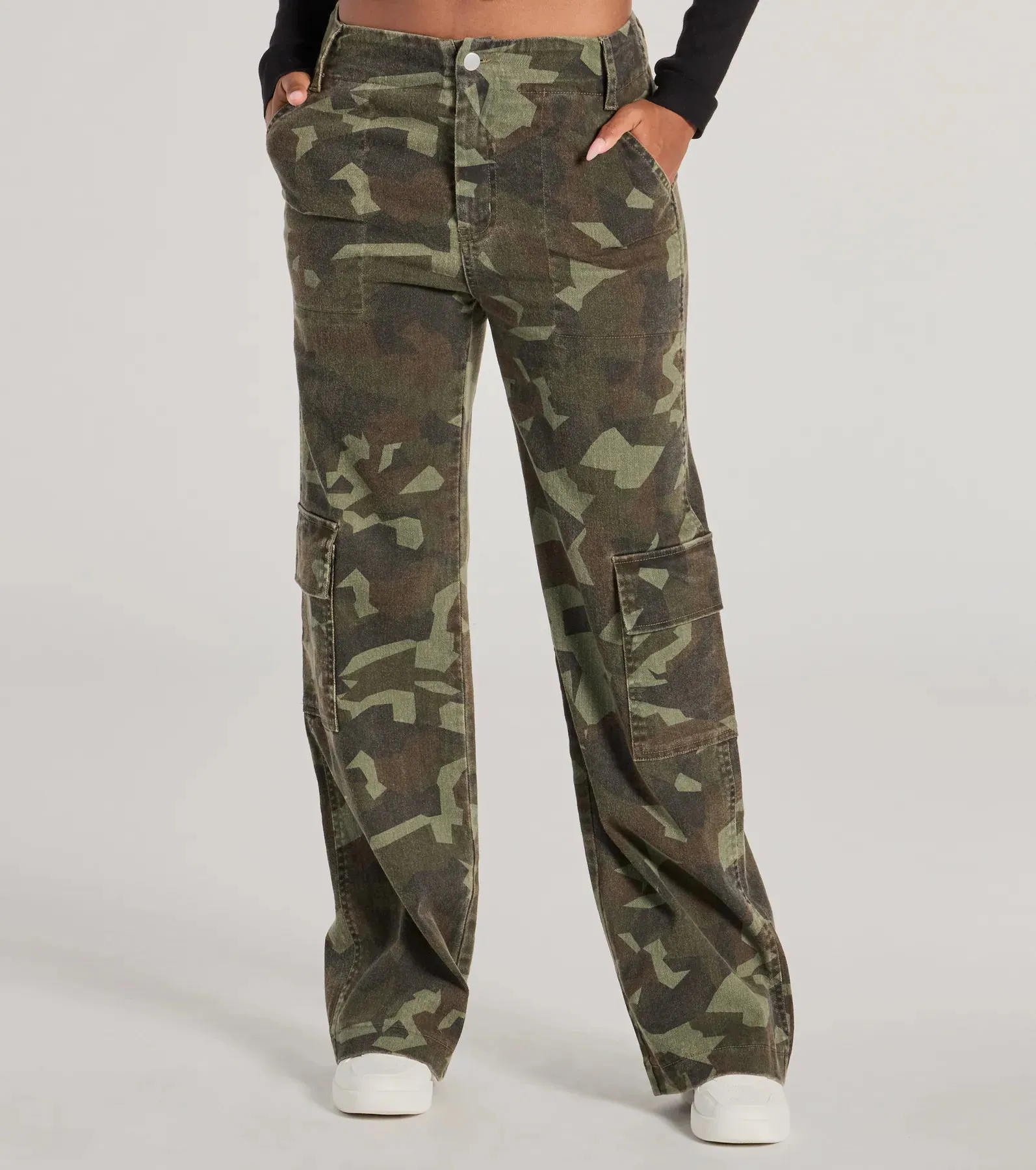 Effortlessly Chic Mid Rise Camo Cargo Denim Pants