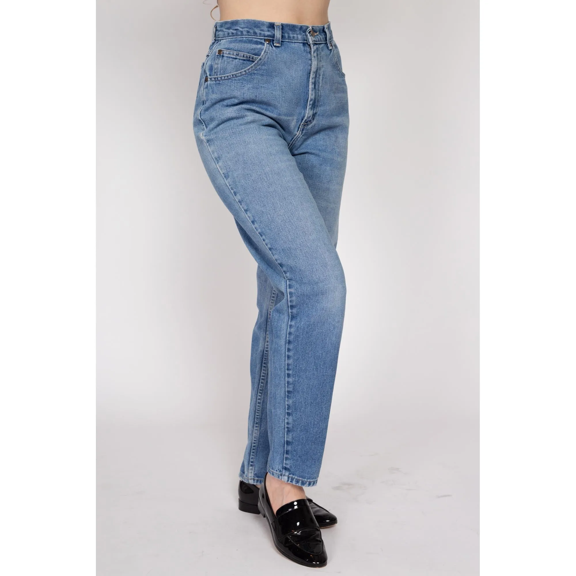 Medium 90s High Waisted Medium Wash Jeans 28"