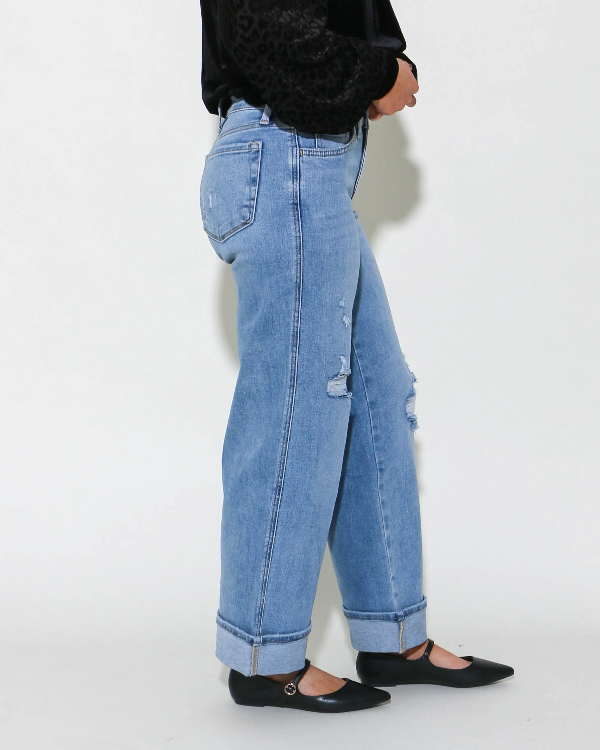 Mid-Rise Cuffed Ankle Wide Jeans